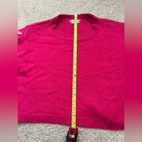 ALTAR'D STATE Hot Pink Sweater w/Floral Stitching. Woman’s Size Large - Picture 10 of 11